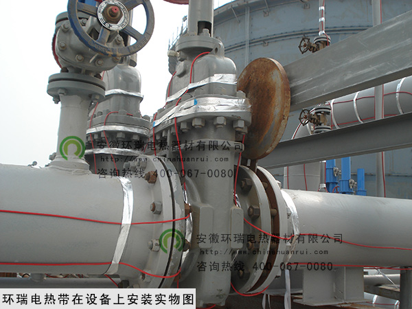 環(huán)瑞電熱帶在設備上安裝實物圖